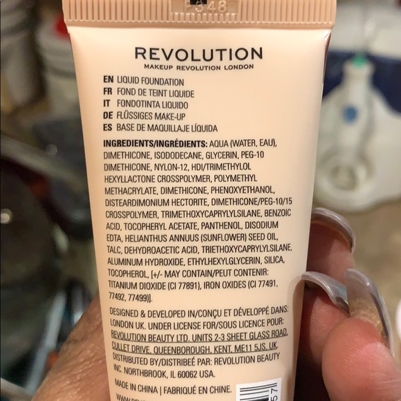 Matte foundation - Picture 2 of 5